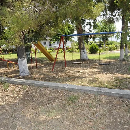Alexandros מלון דירות ארקודי