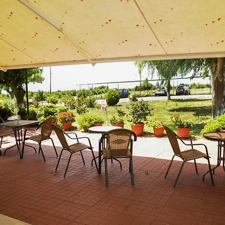 Alexandros Aparthotel